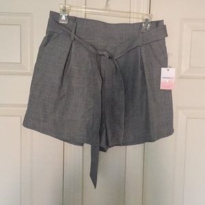 Houndstooth shorts with tie waist